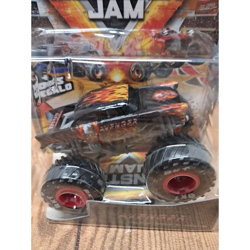 Avenger Monster Truck W/ Bonus Regalo 2021 Spin Master Monster Jam 1/64